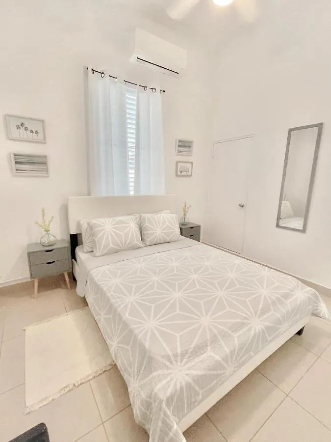 Oasis Inn San Juan Hostal