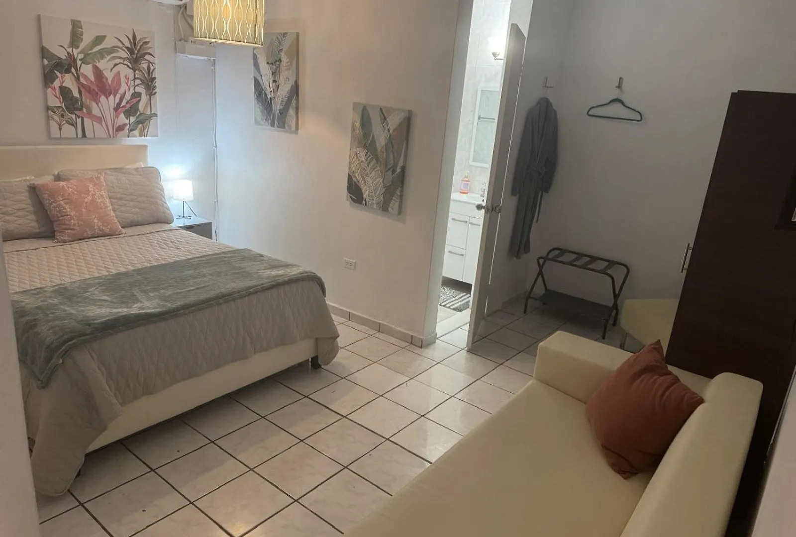 Hostal Oasis Inn San Juan Puerto Rico