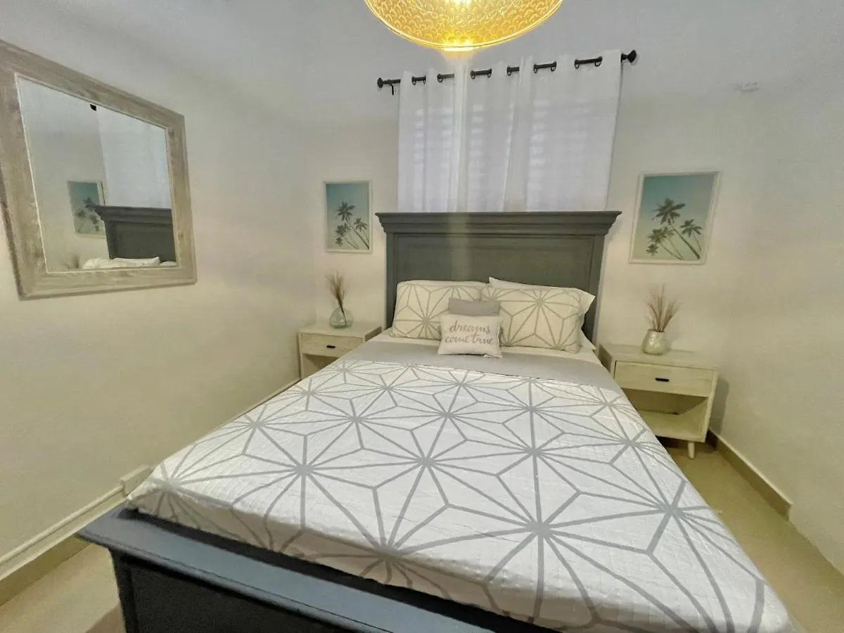 Oasis Inn San Juan Hostel